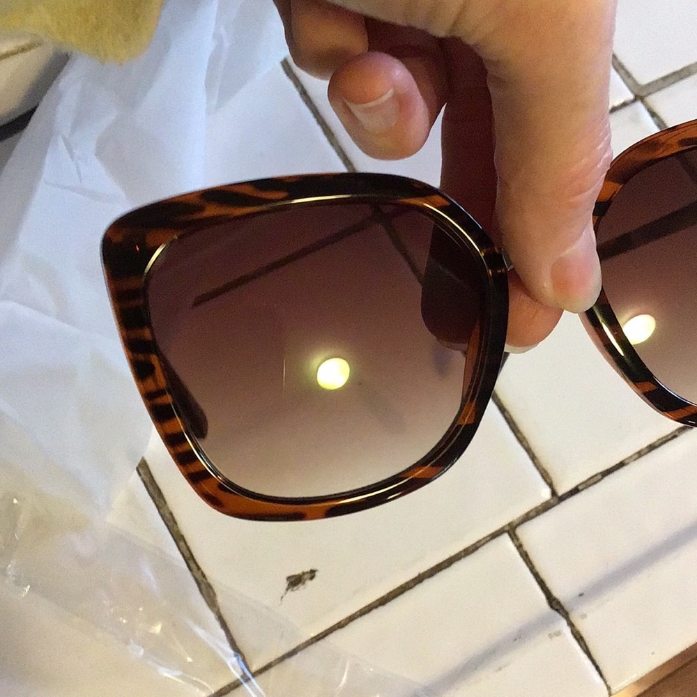 Last 1! Quay Capricorn Sunnies rare! - Picture 7 of 10